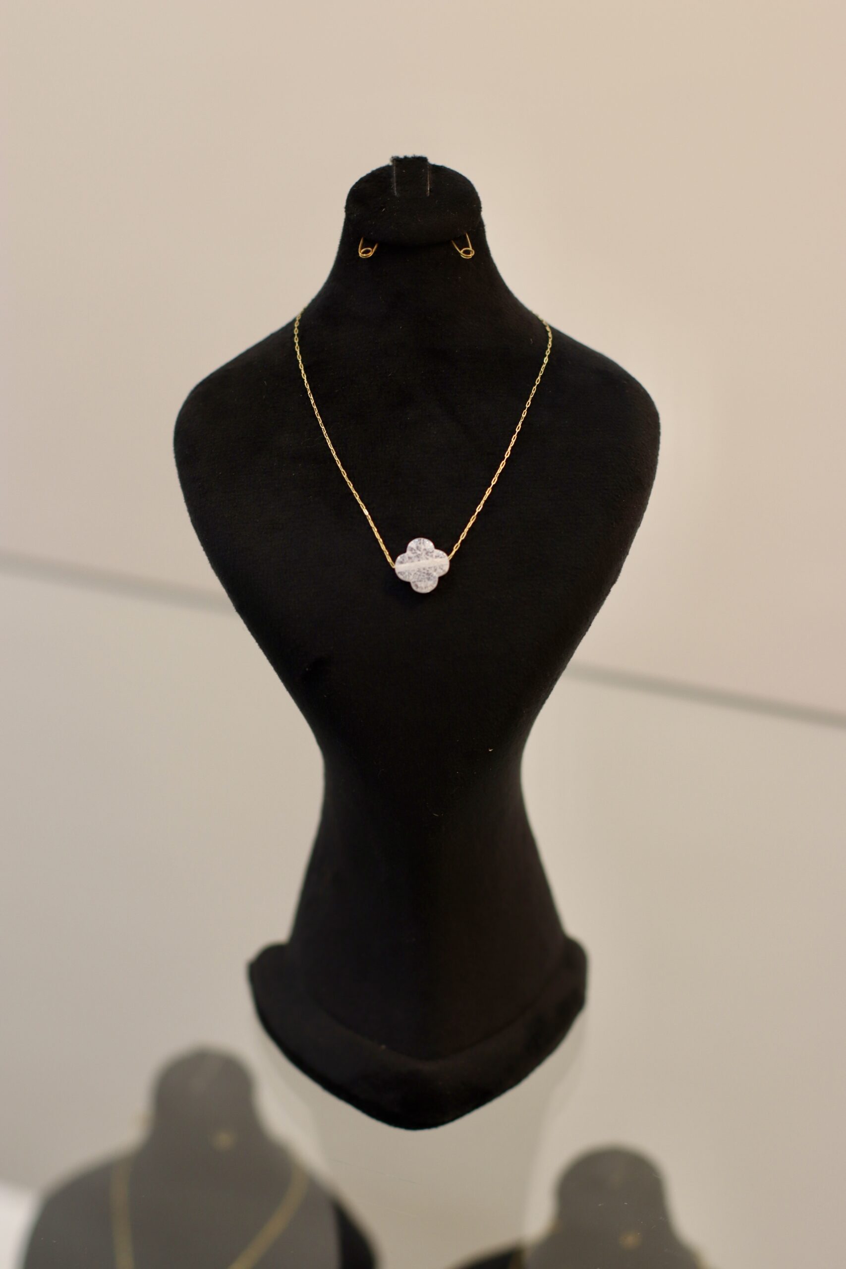 گردنبند ونکلیف بنفش